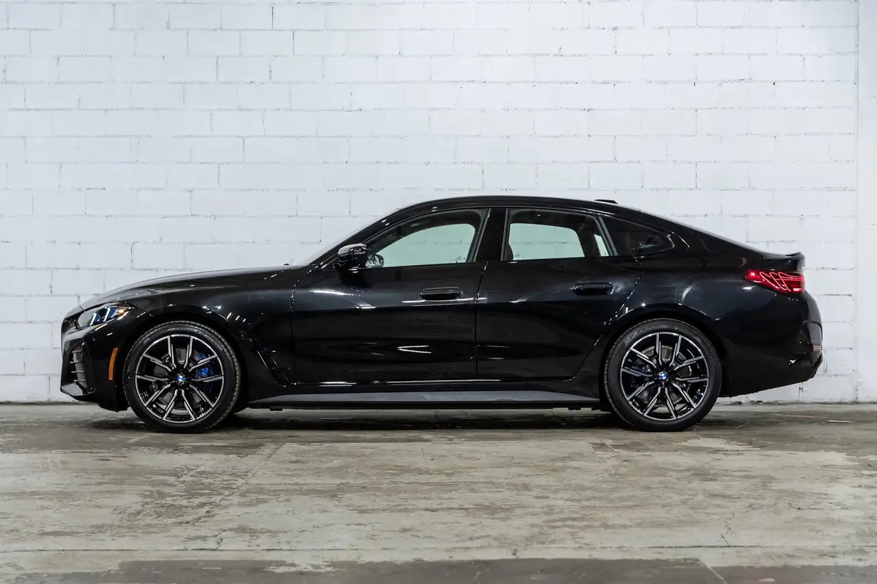 BMW i4 photo BMW i4