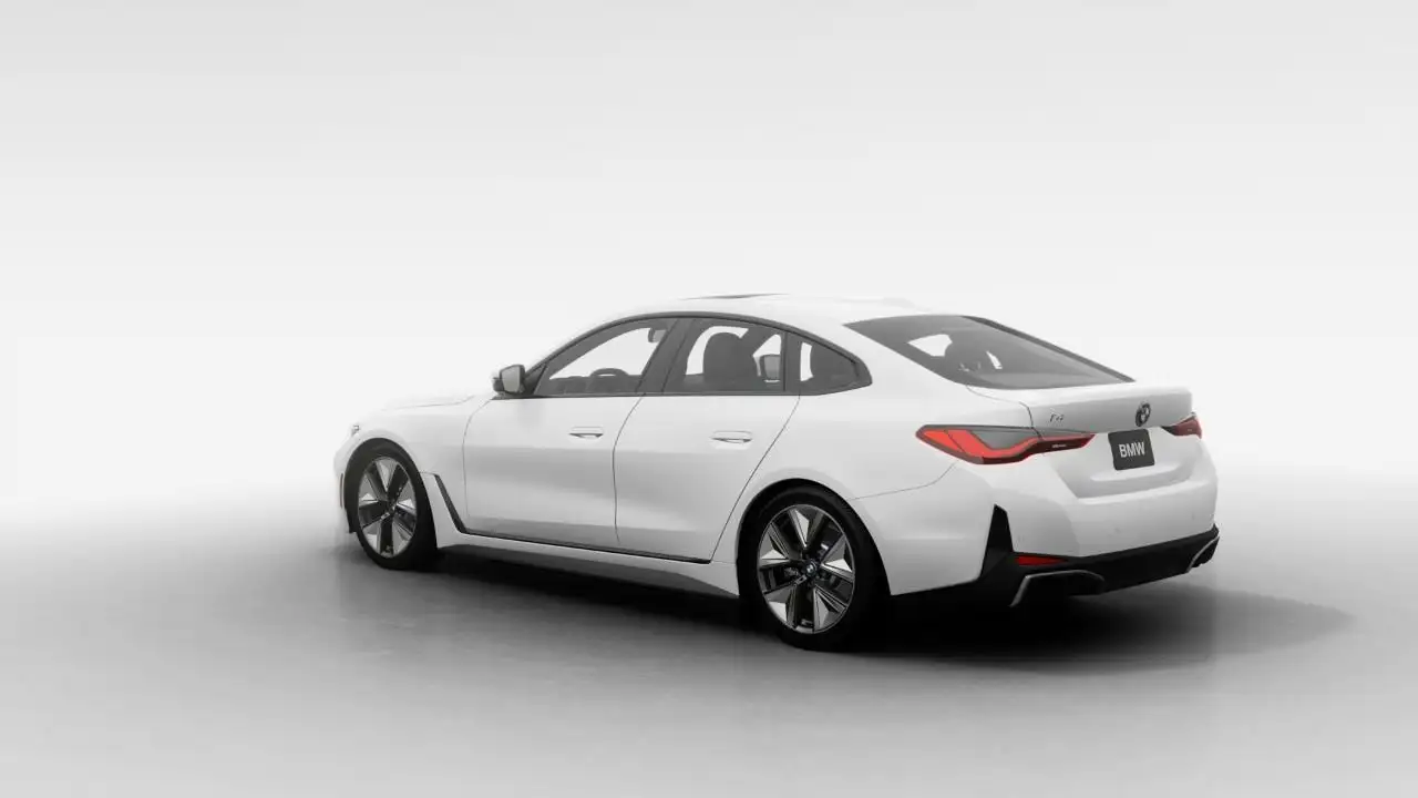 BMW i4 photo BMW i4