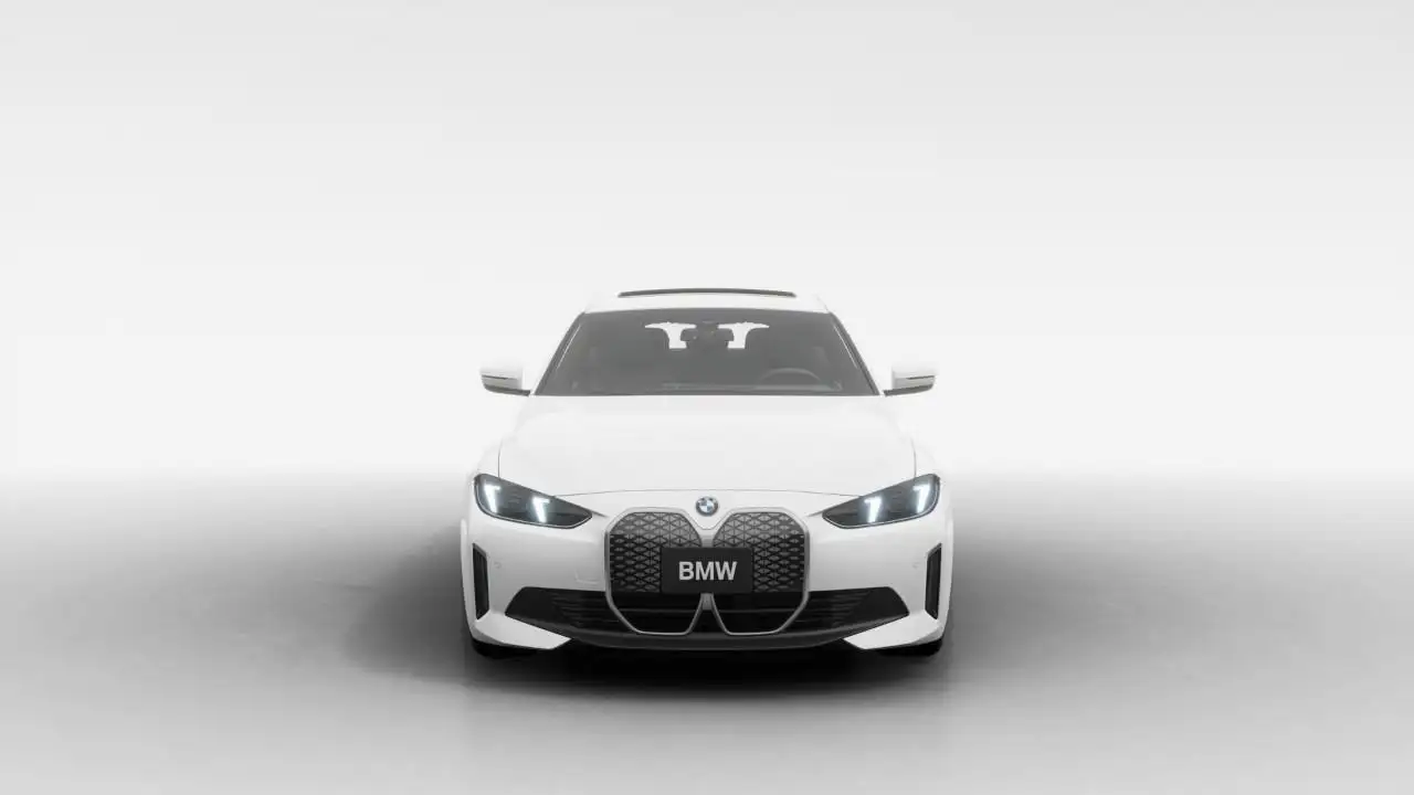 BMW i4 photo BMW i4