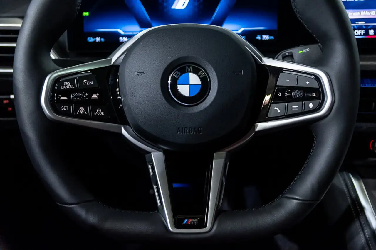 BMW i4 photo BMW i4