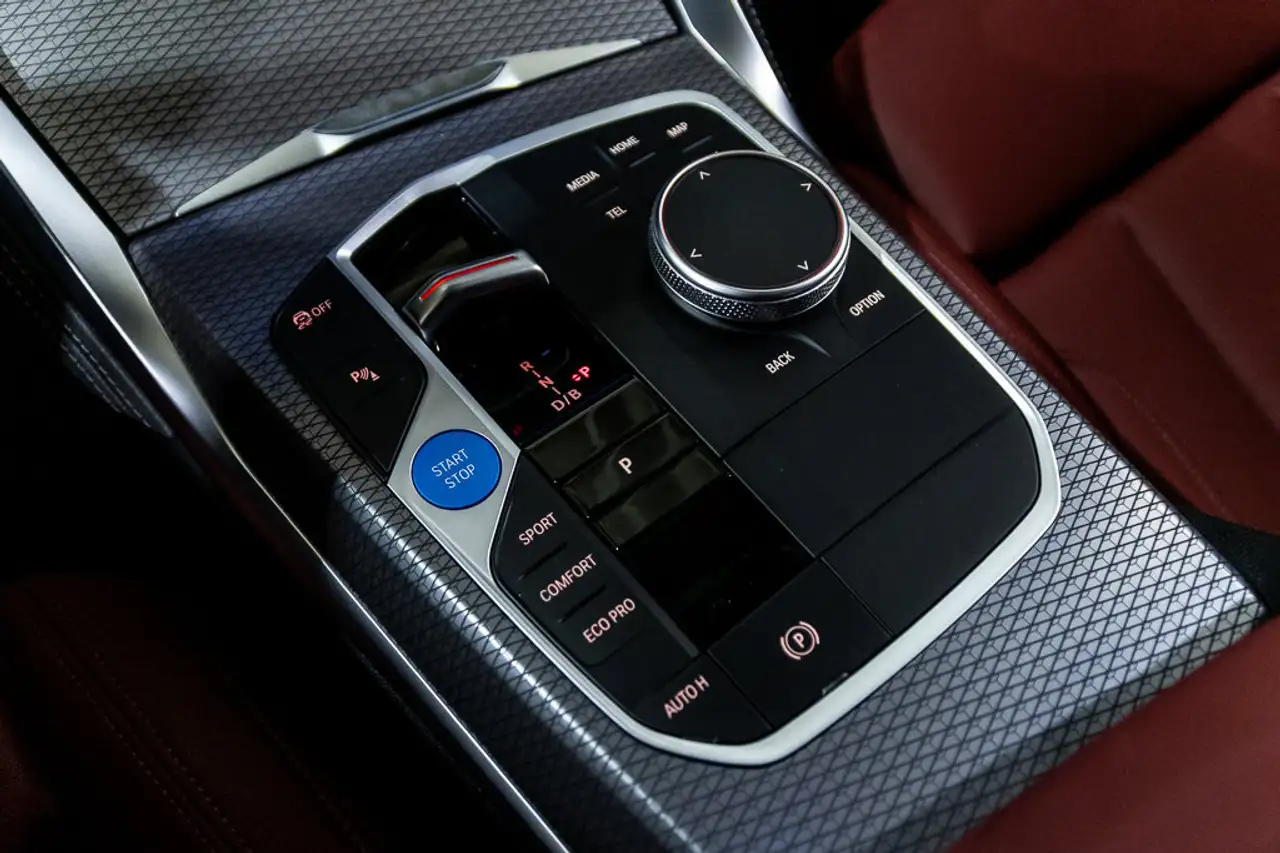 BMW i4 photo BMW i4
