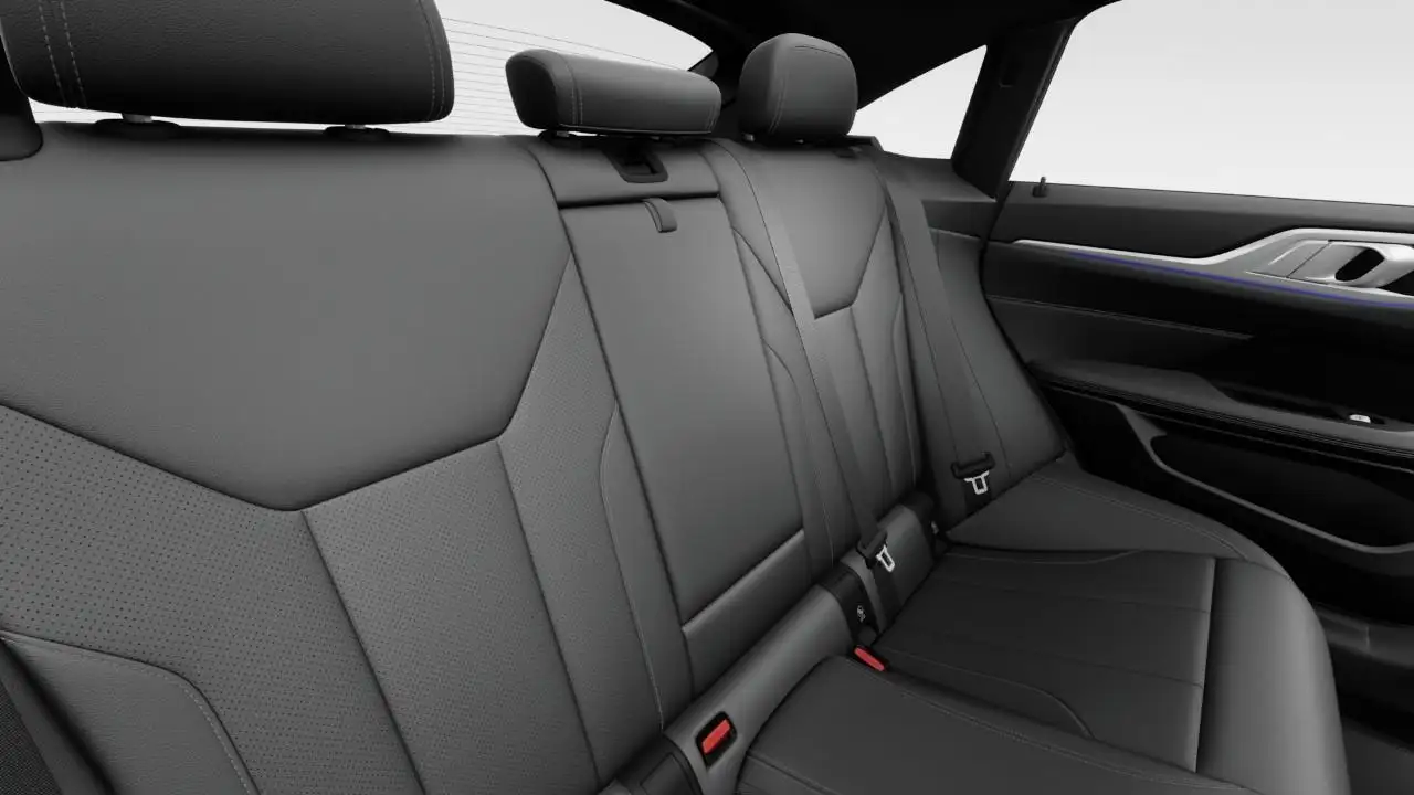 BMW i4 photo BMW i4