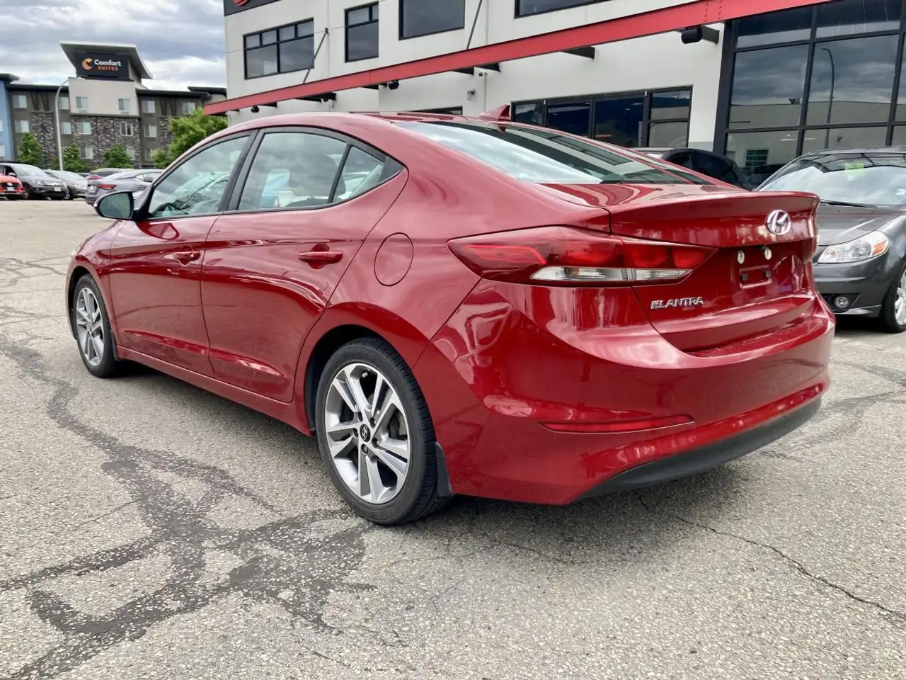 Hyundai ELANTRA снимка Hyundai ELANTRA