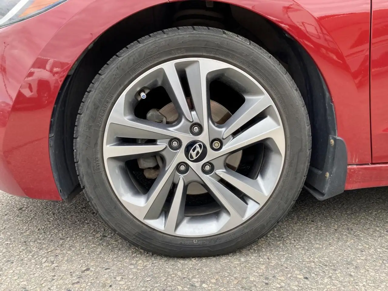 Hyundai ELANTRA снимка Hyundai ELANTRA