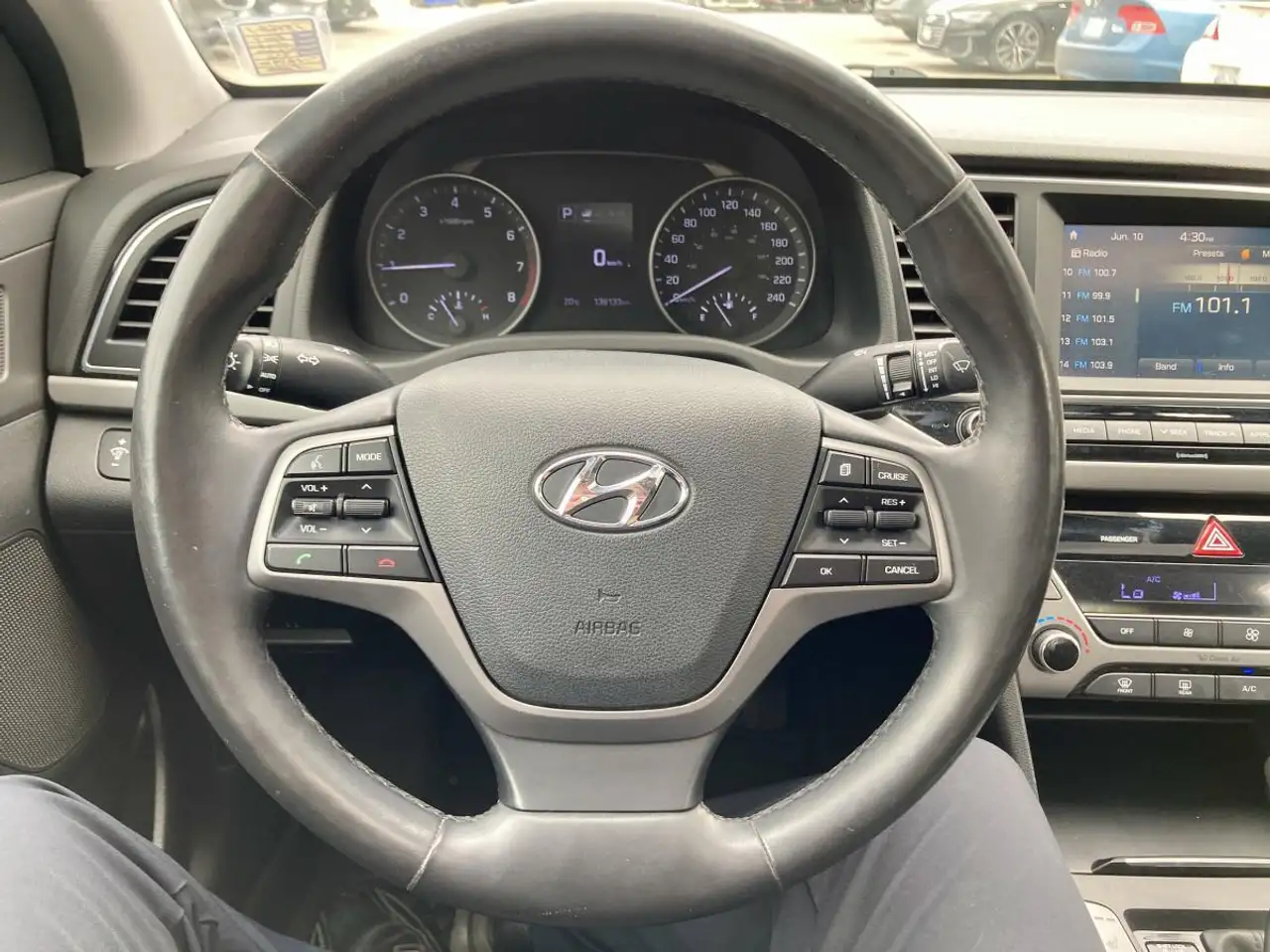 Hyundai ELANTRA снимка Hyundai ELANTRA