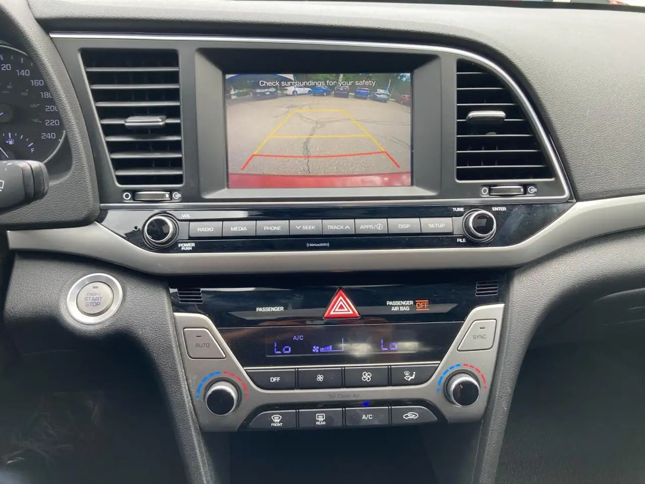 Hyundai ELANTRA снимка Hyundai ELANTRA
