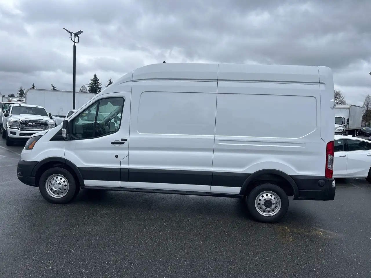 Ford Transit Cargo Van снимка Ford Transit Cargo Van