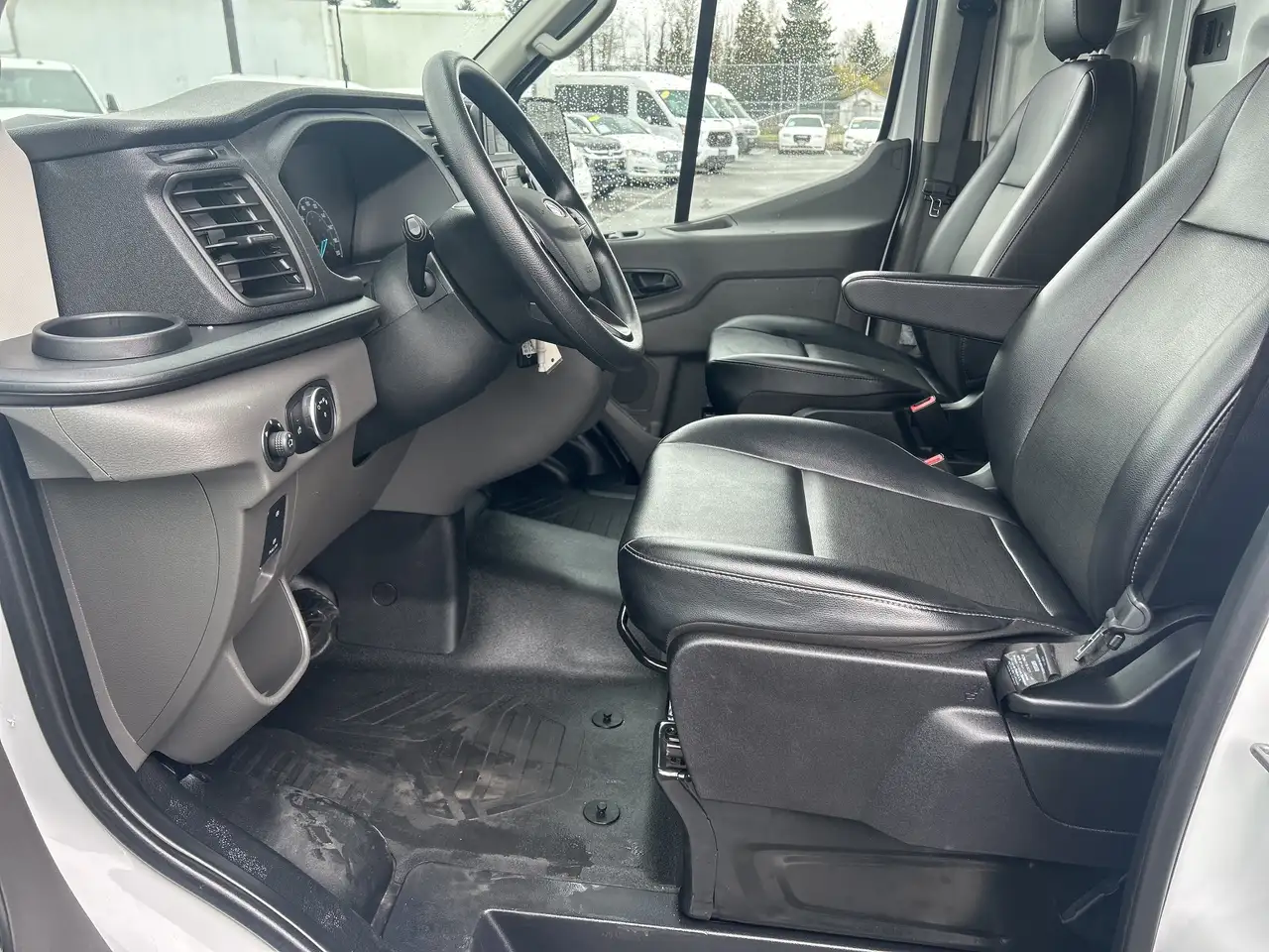 Ford Transit Cargo Van снимка Ford Transit Cargo Van