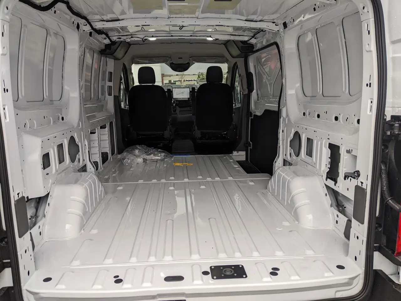 Ford Transit Cargo Van снимка Ford Transit Cargo Van