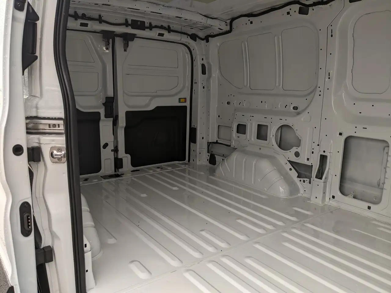 Ford Transit Cargo Van снимка Ford Transit Cargo Van