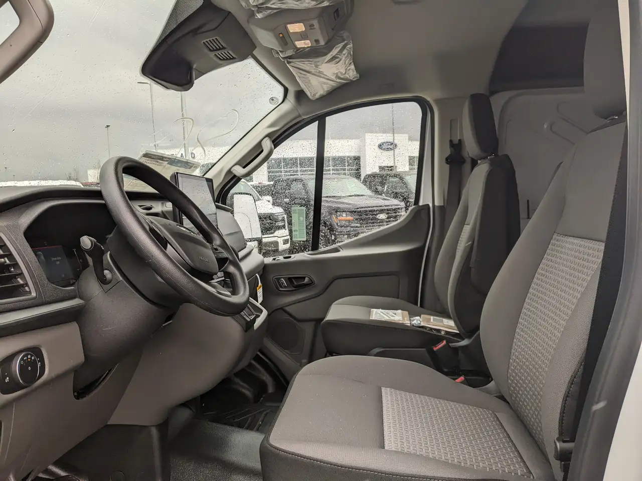 Ford Transit Cargo Van снимка Ford Transit Cargo Van