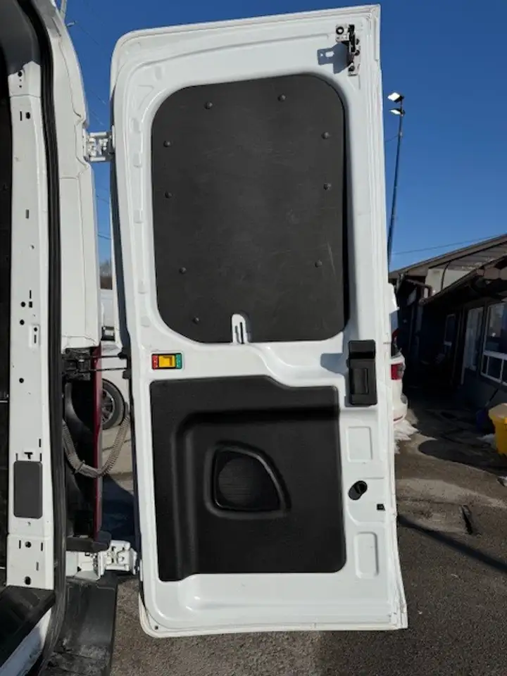 Ford Transit Cargo Van снимка Ford Transit Cargo Van