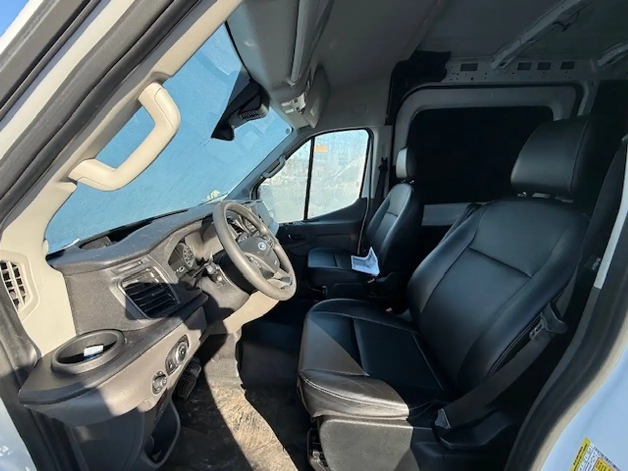 Ford Transit Cargo Van снимка Ford Transit Cargo Van