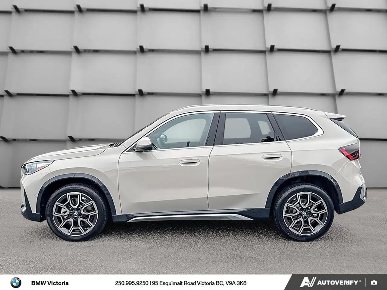 BMW X1 снимка BMW X1