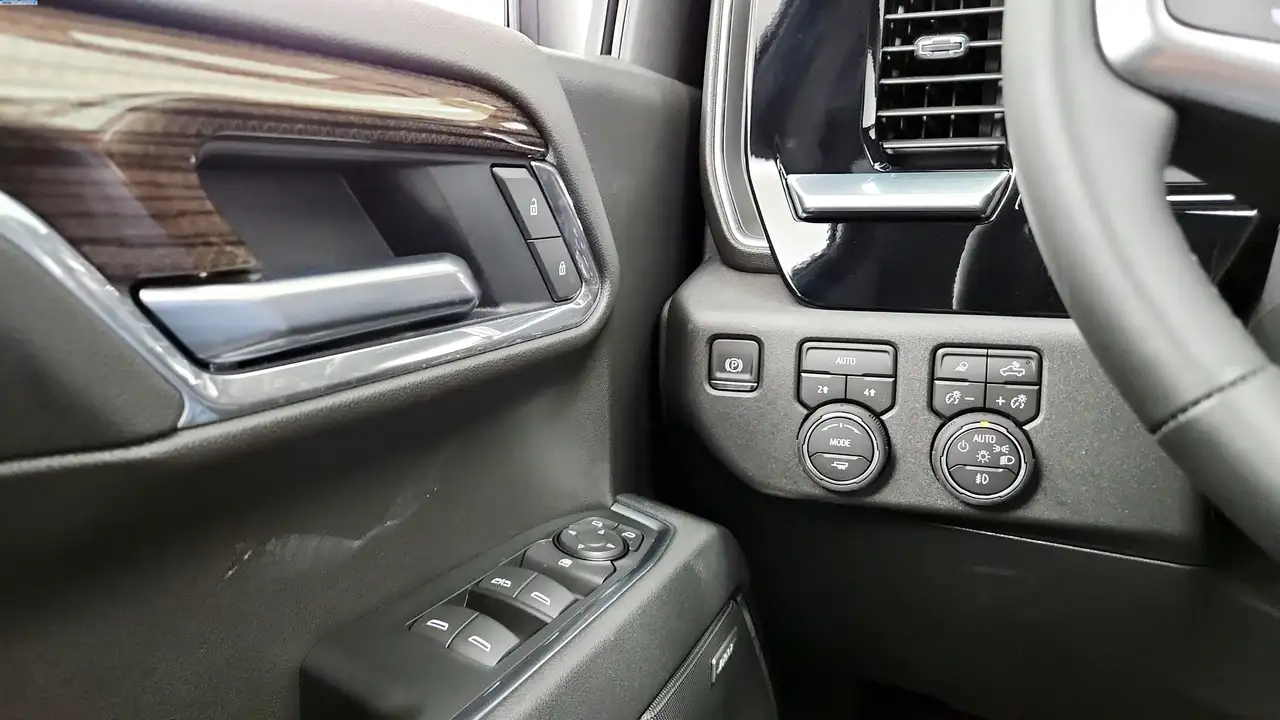 Chevrolet Silverado 1500 photo Chevrolet Silverado 1500