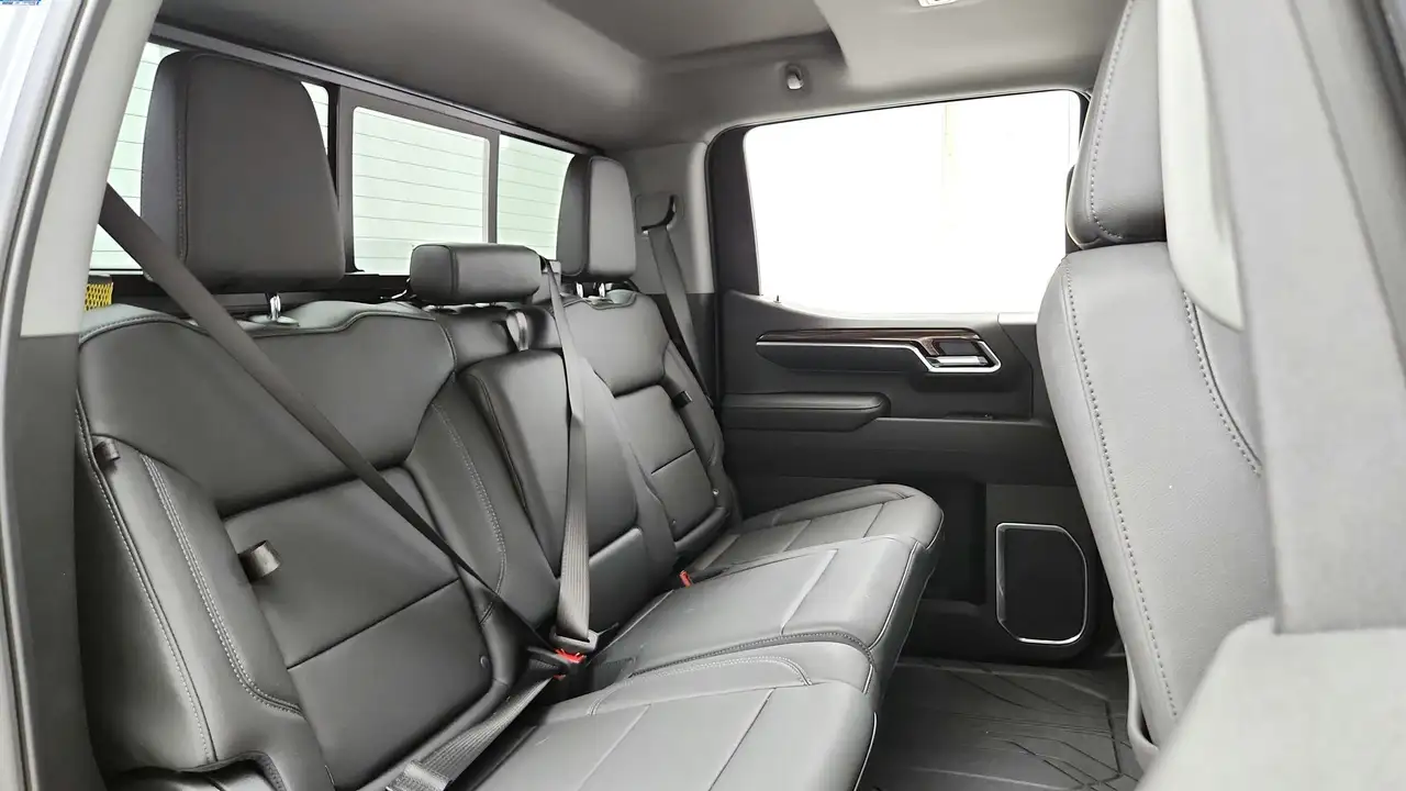 Chevrolet Silverado 1500 photo Chevrolet Silverado 1500