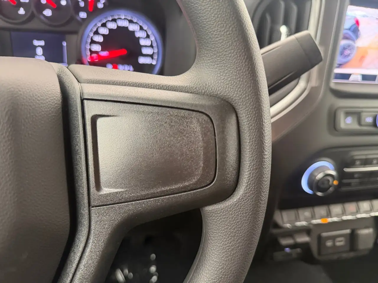 Chevrolet Silverado 1500 photo Chevrolet Silverado 1500