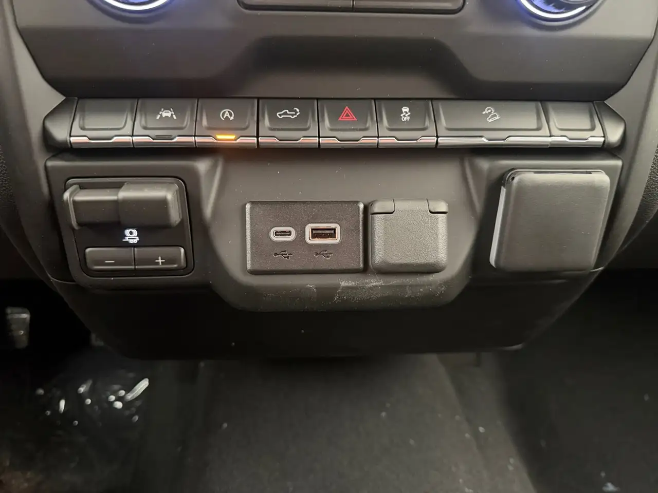 Chevrolet Silverado 1500 photo Chevrolet Silverado 1500