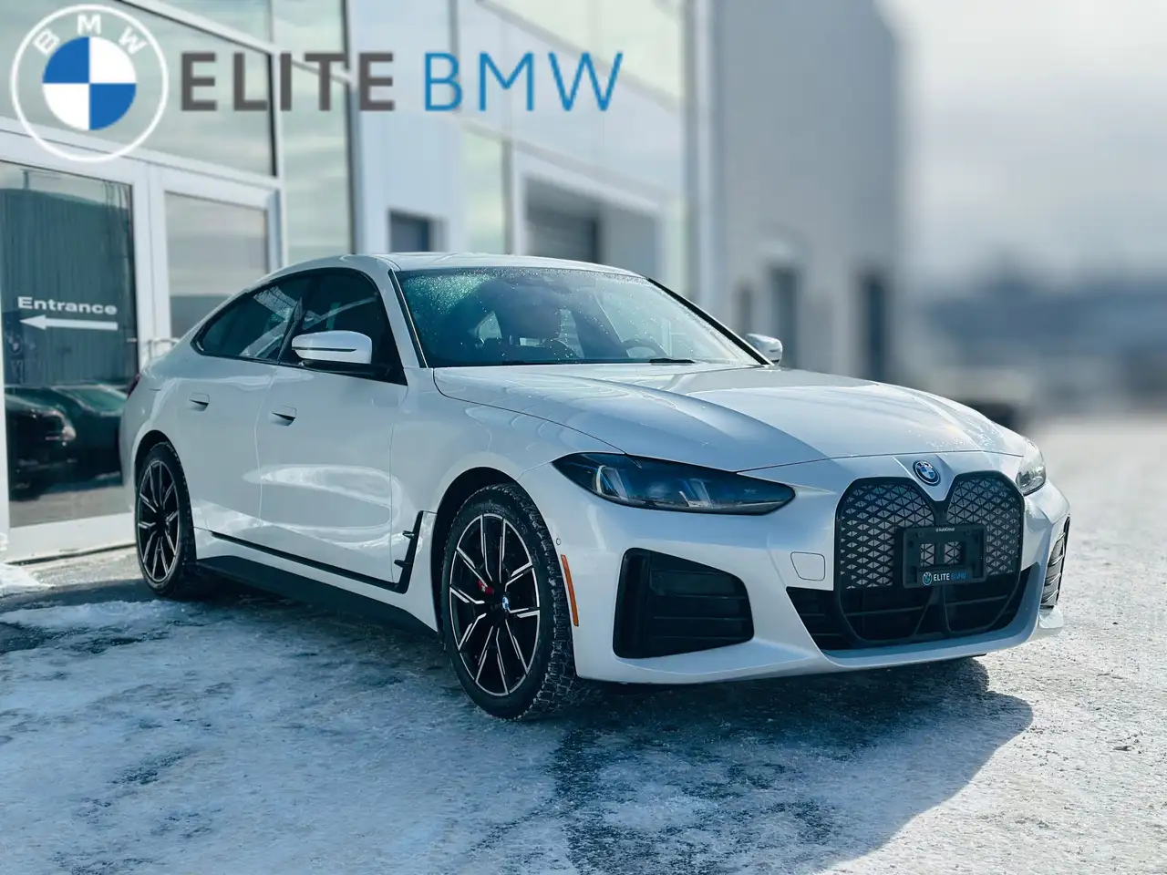 BMW i4 photo BMW i4