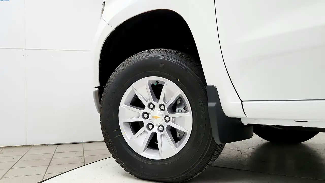 Chevrolet Silverado 1500 снимка Chevrolet Silverado 1500