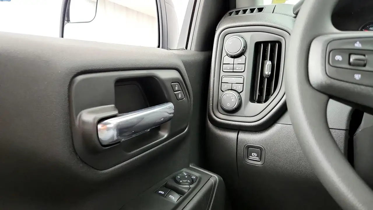 Chevrolet Silverado 1500 снимка Chevrolet Silverado 1500