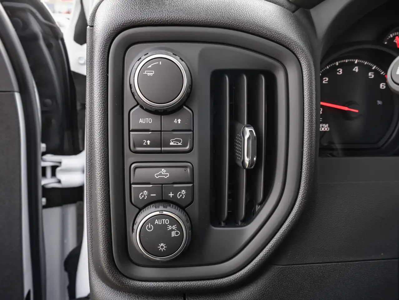 Chevrolet Silverado 1500 photo Chevrolet Silverado 1500