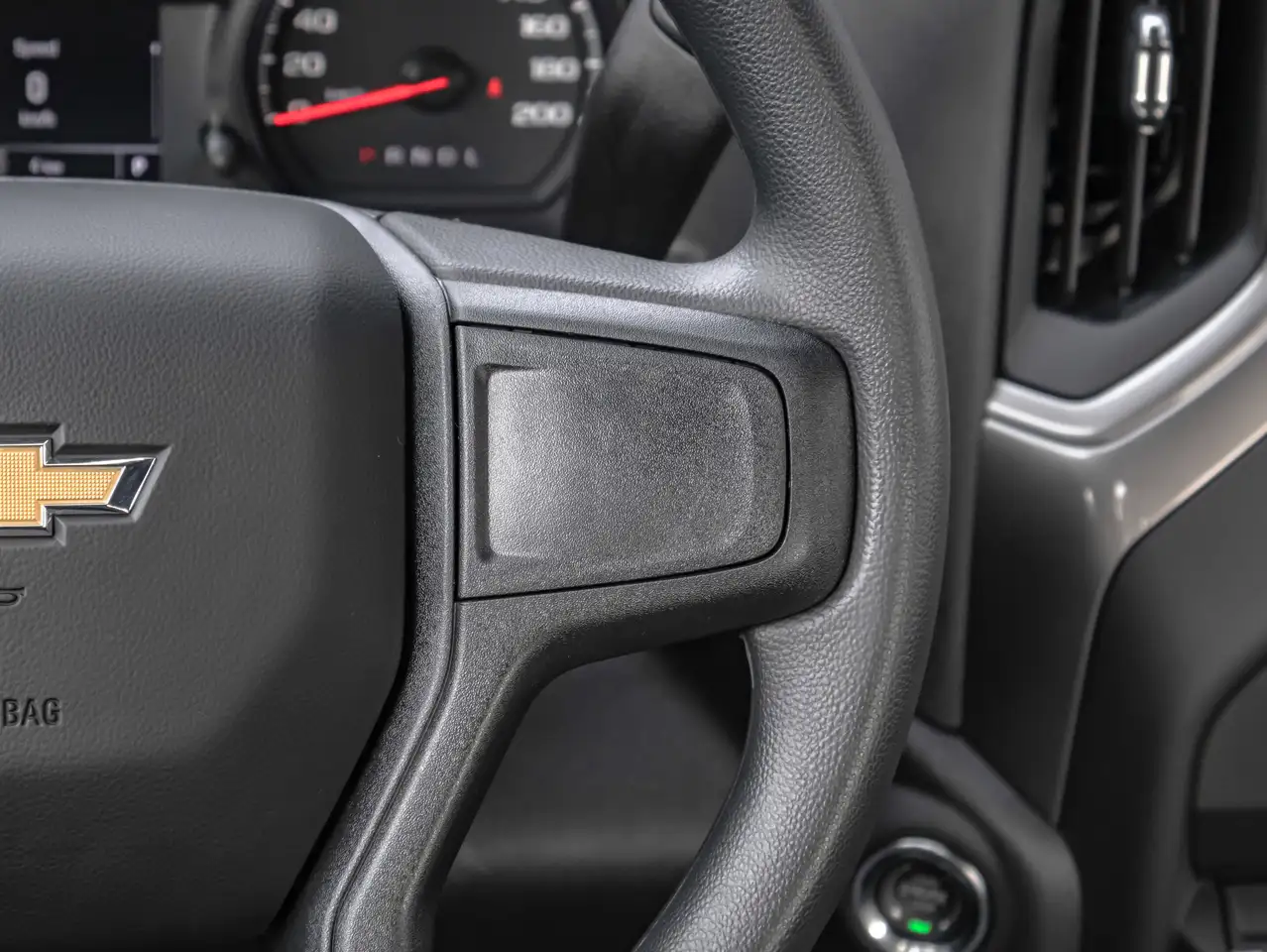 Chevrolet Silverado 1500 photo Chevrolet Silverado 1500