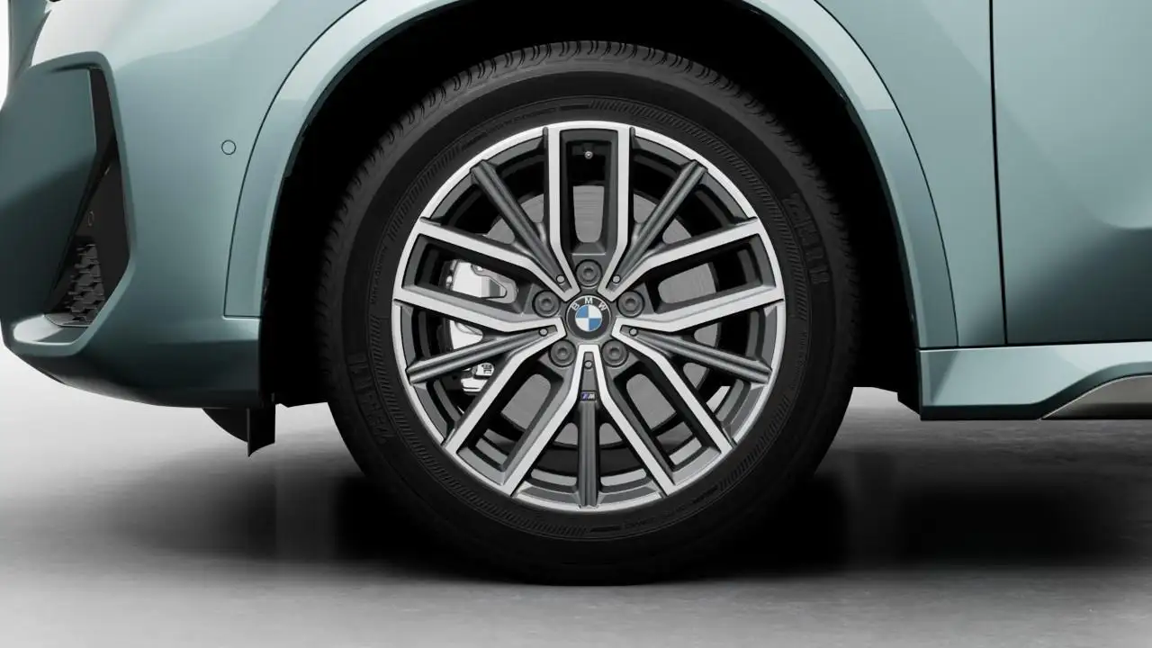 BMW X1 photo BMW X1