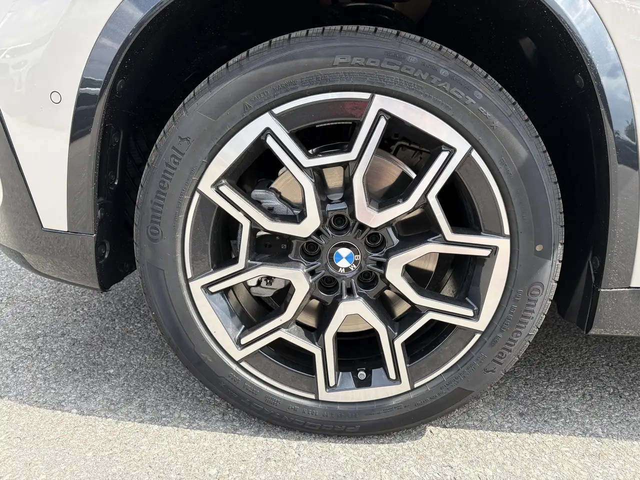 BMW X1 photo BMW X1