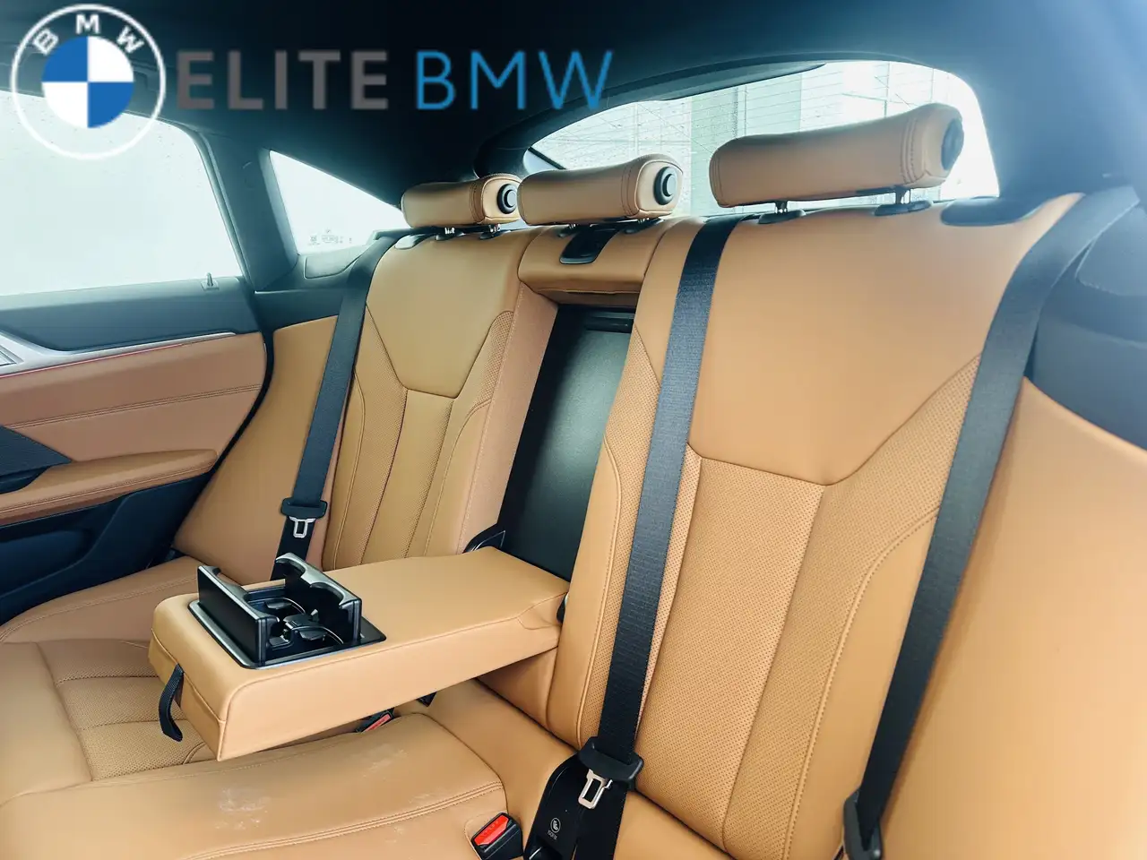 BMW i4 photo BMW i4