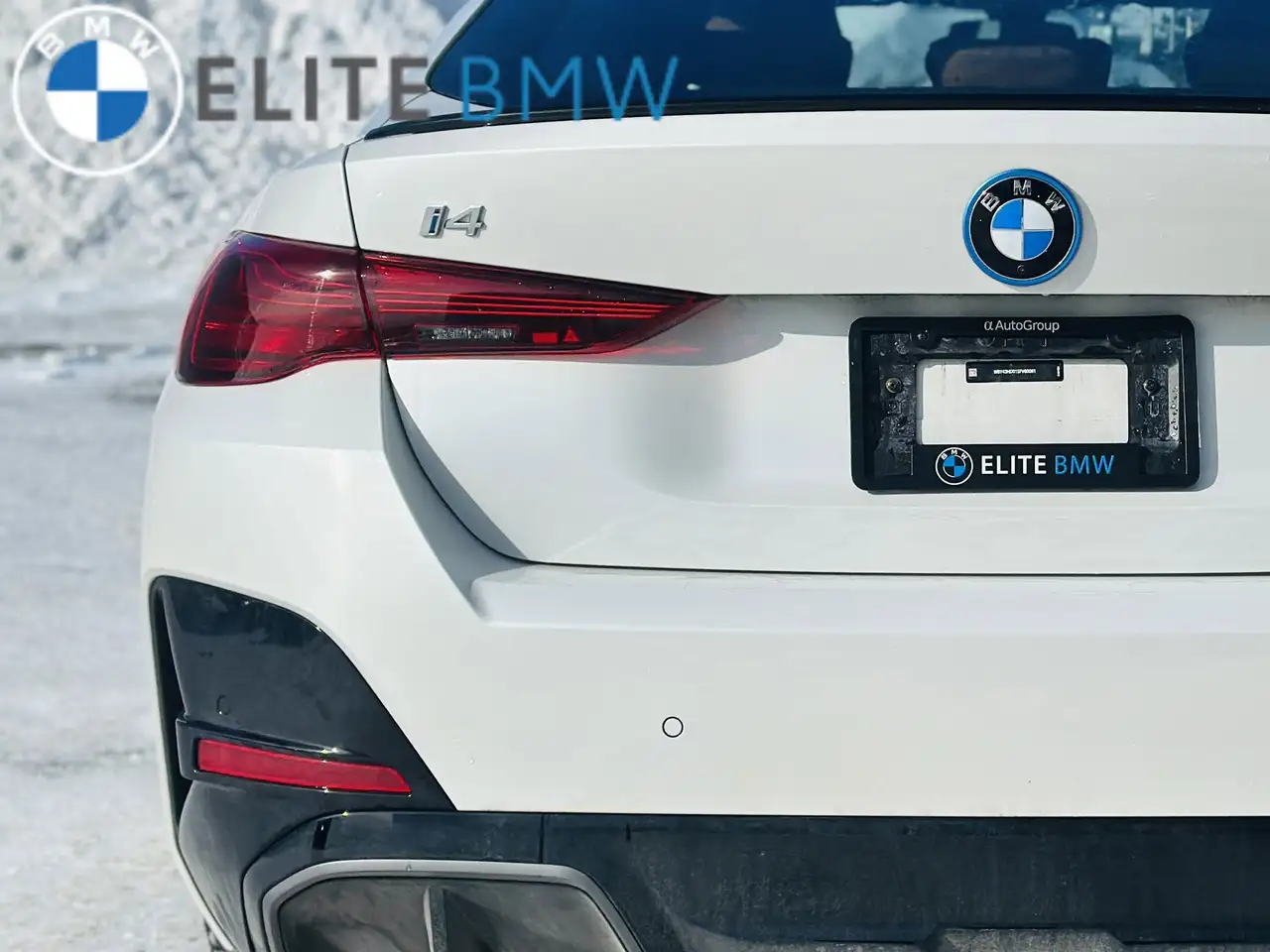BMW i4 photo BMW i4