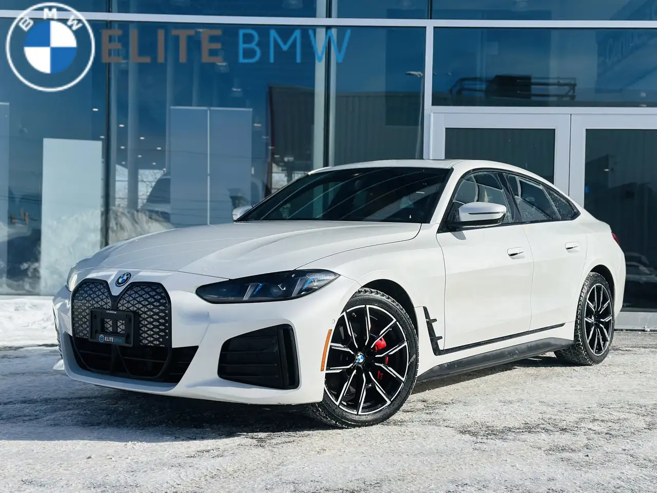 BMW i4 photo BMW i4