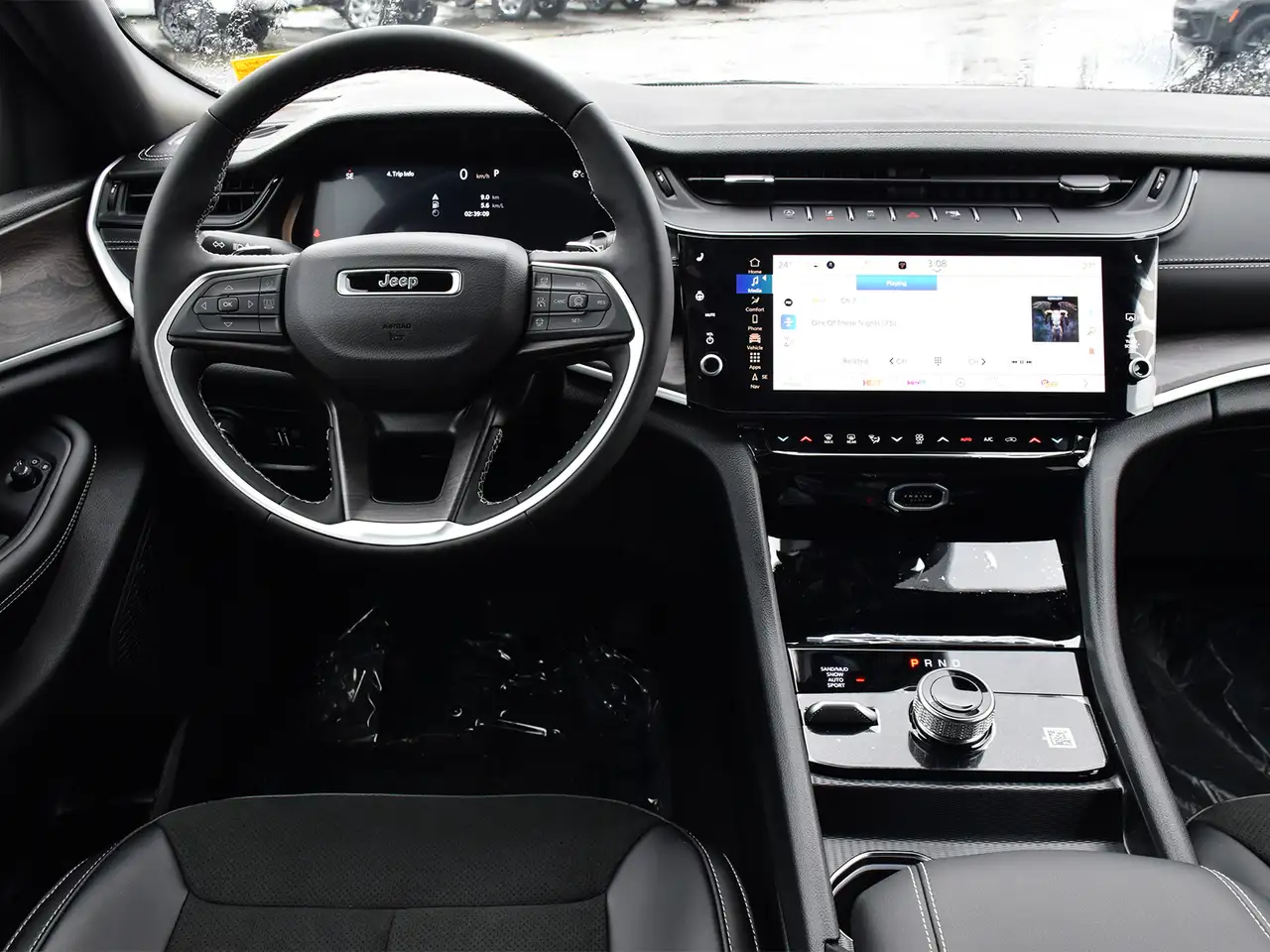 Jeep Grand Cherokee снимка Jeep Grand Cherokee