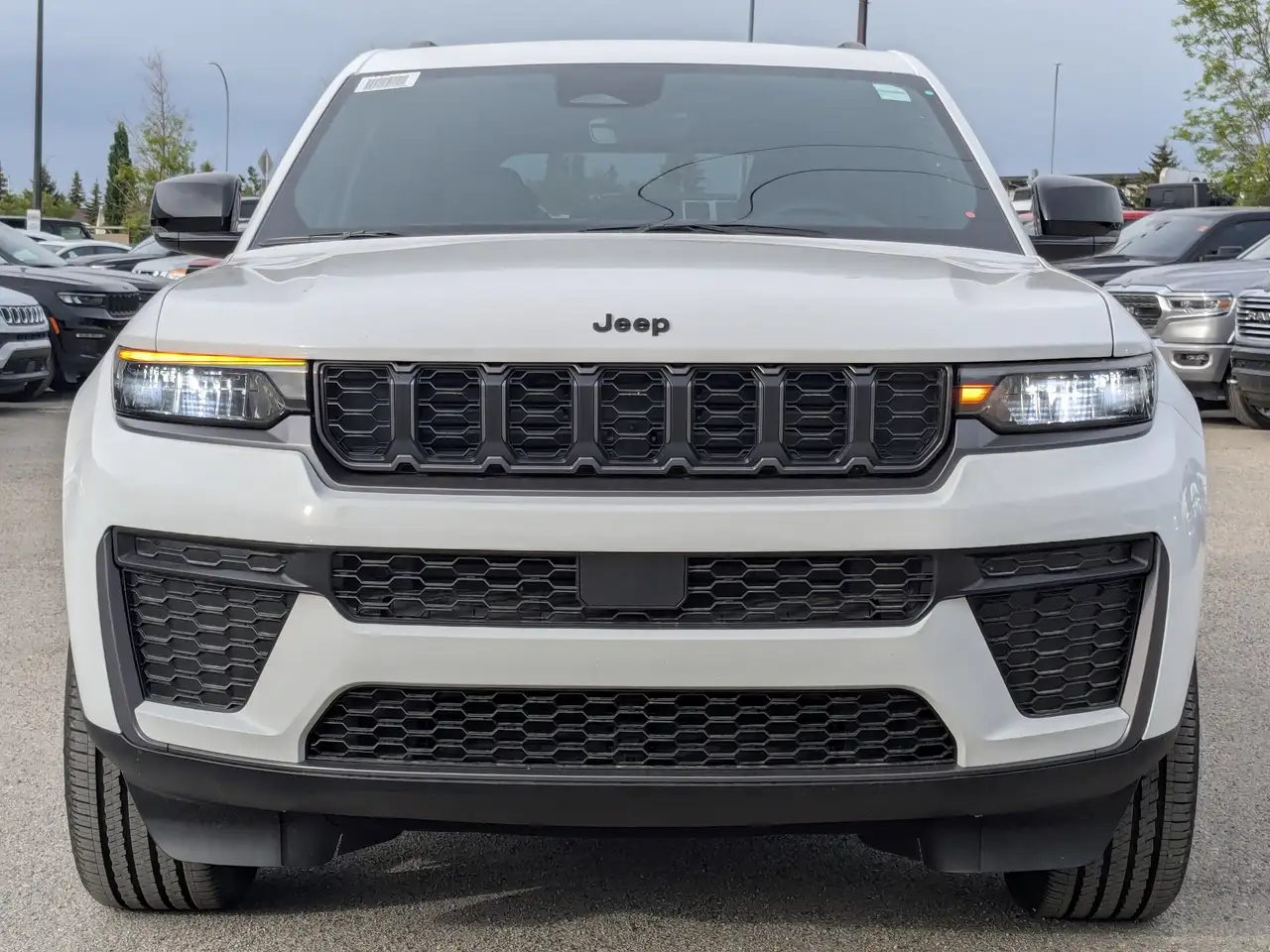 Jeep Grand Cherokee photo Jeep Grand Cherokee