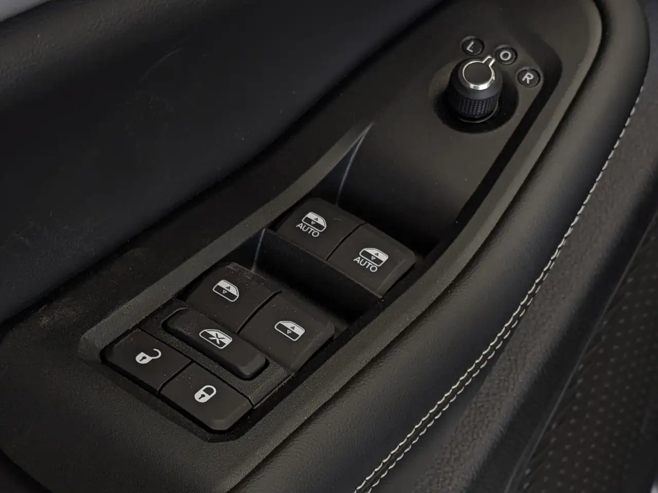 Jeep Grand Cherokee photo Jeep Grand Cherokee