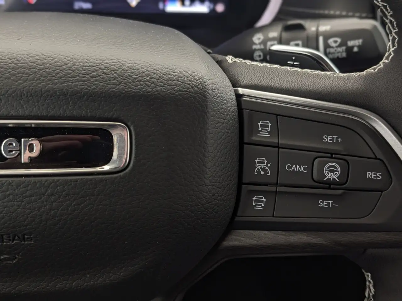 Jeep Grand Cherokee photo Jeep Grand Cherokee