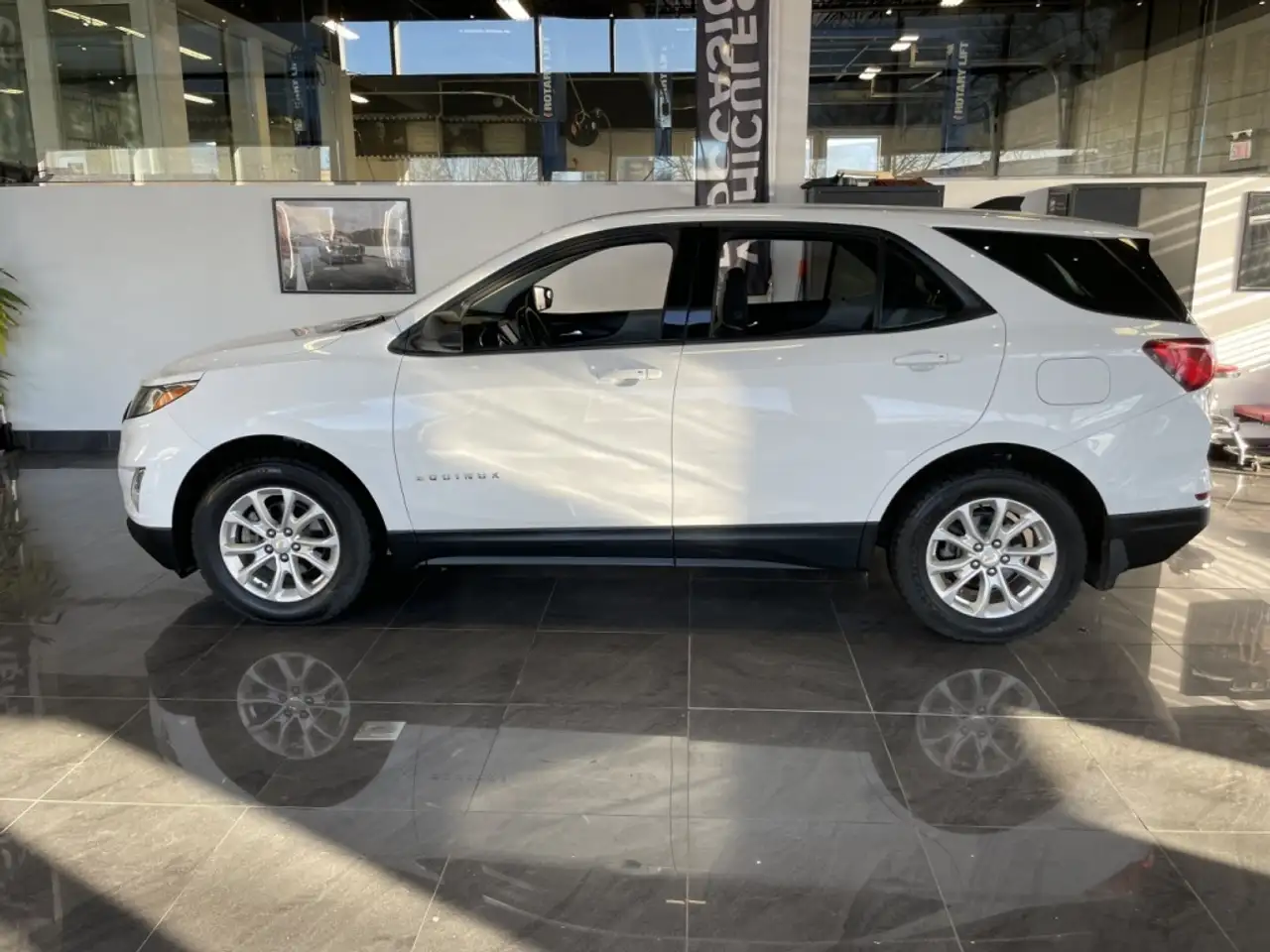 Chevrolet Equinox снимка Chevrolet Equinox