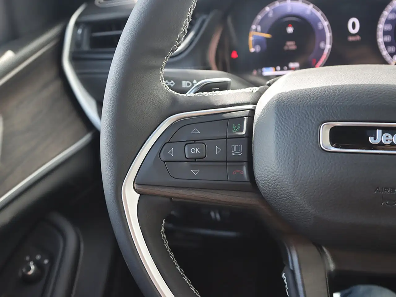Jeep Grand Cherokee снимка Jeep Grand Cherokee