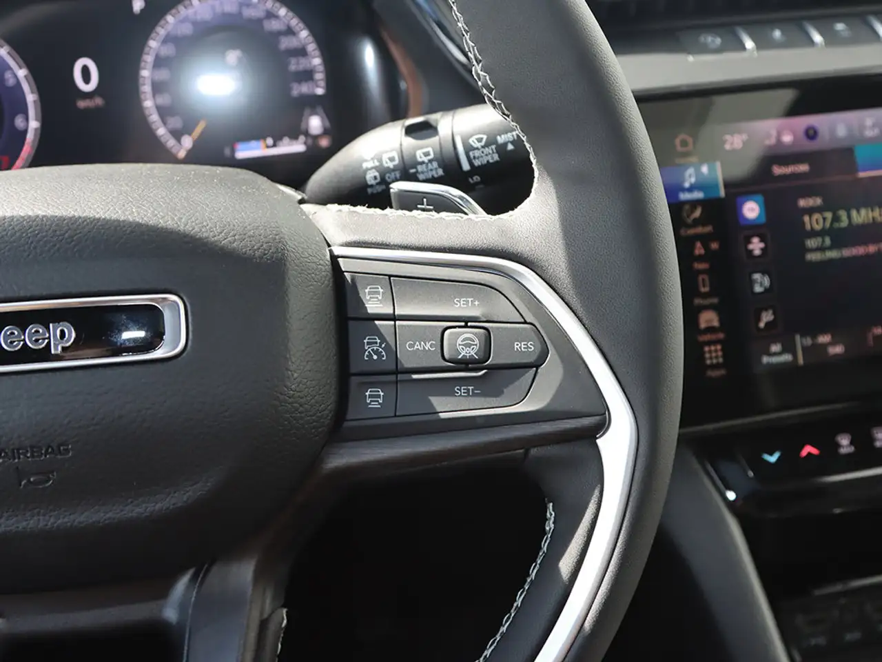 Jeep Grand Cherokee снимка Jeep Grand Cherokee