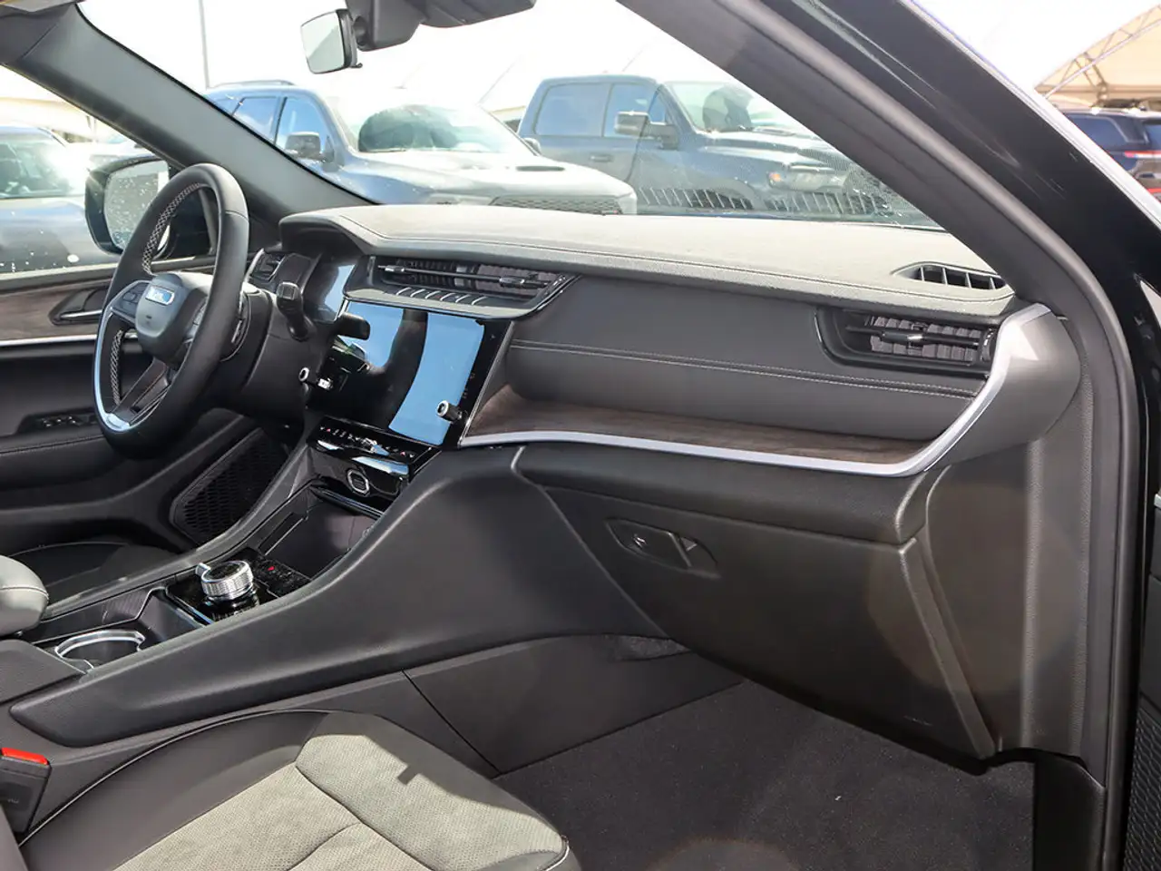 Jeep Grand Cherokee снимка Jeep Grand Cherokee