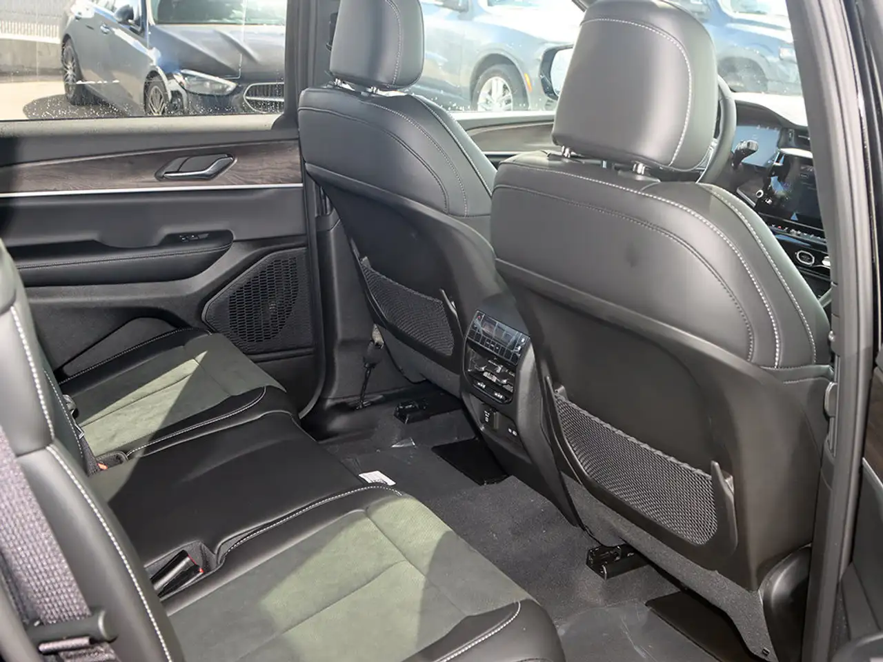 Jeep Grand Cherokee снимка Jeep Grand Cherokee