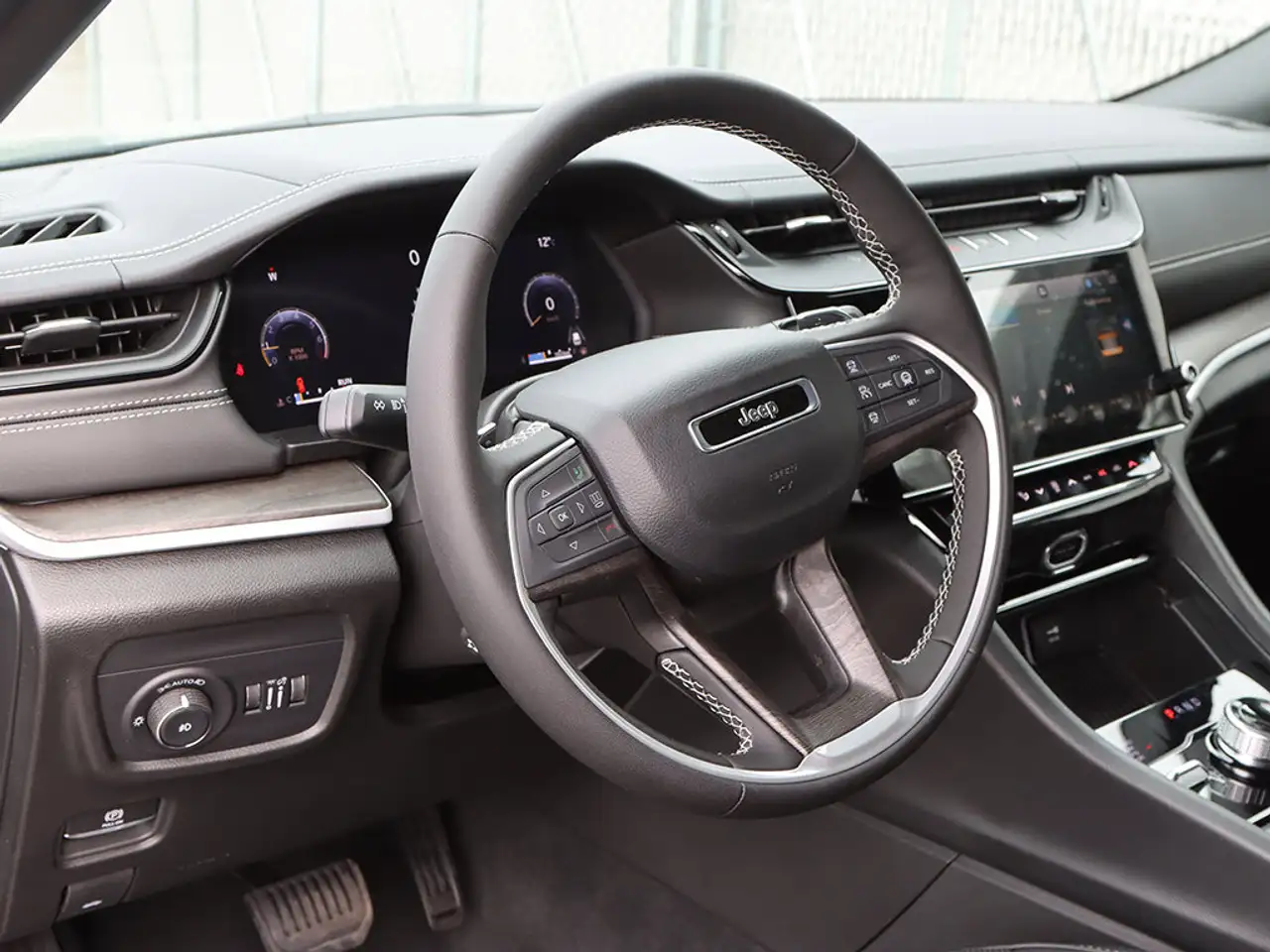 Jeep Grand Cherokee снимка Jeep Grand Cherokee