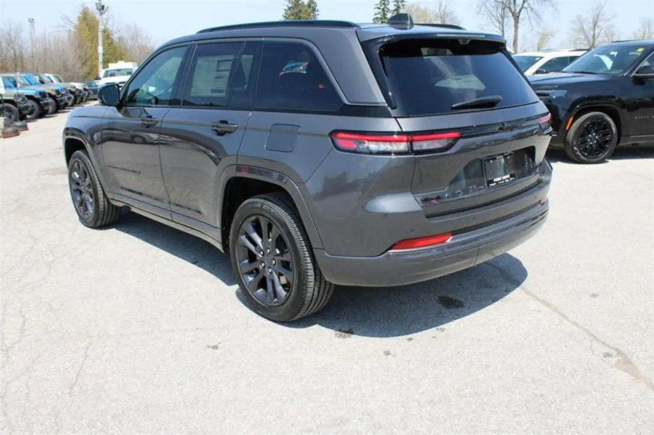 Jeep Grand Cherokee снимка Jeep Grand Cherokee