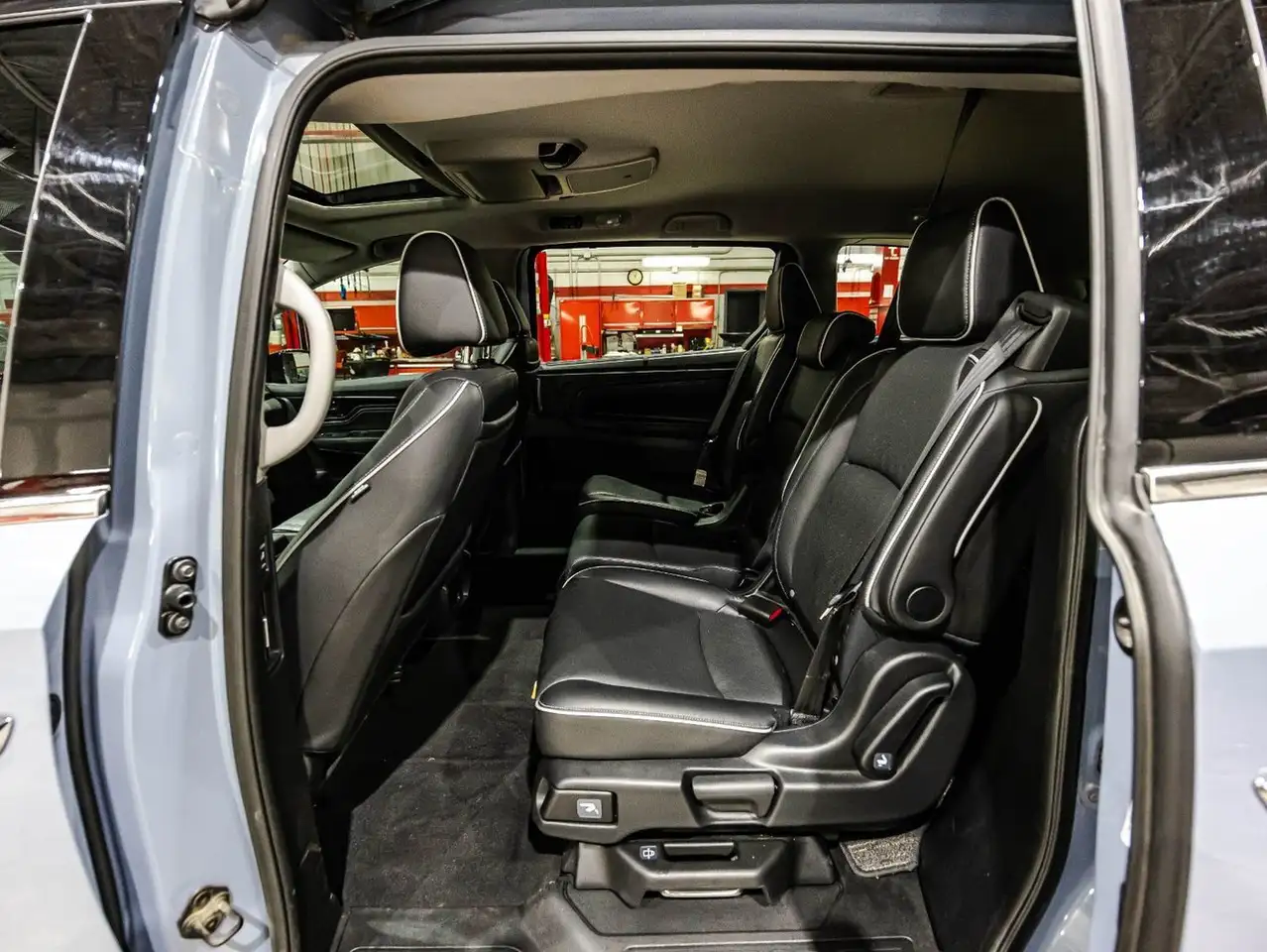 Honda Odyssey снимка Honda Odyssey