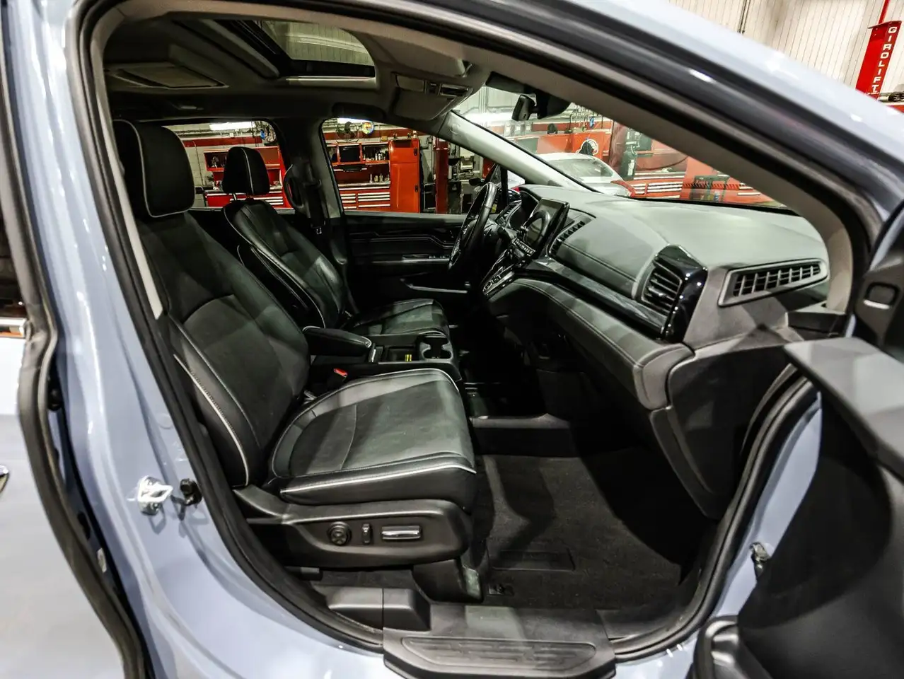 Honda Odyssey снимка Honda Odyssey