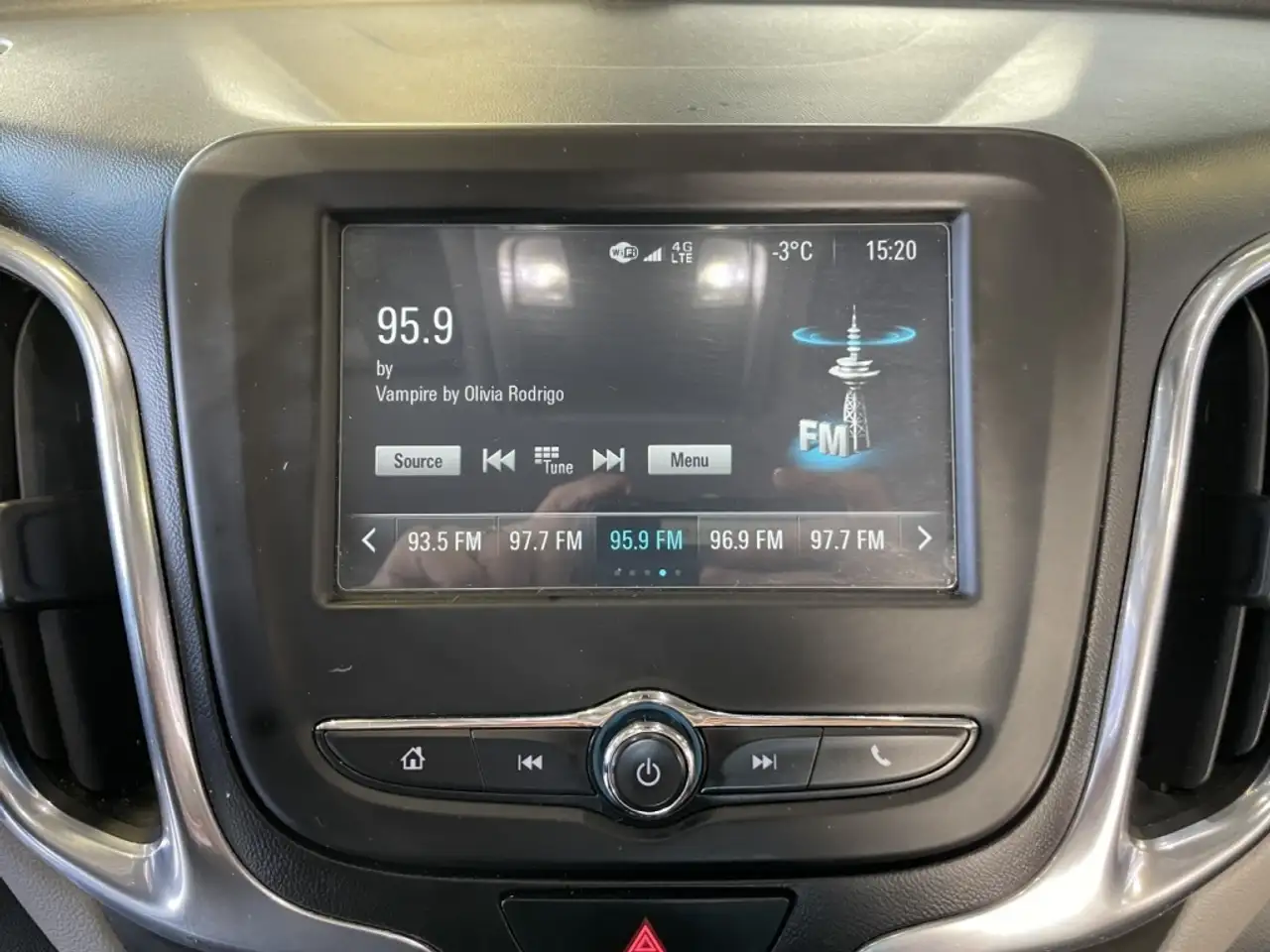 Chevrolet Equinox снимка Chevrolet Equinox