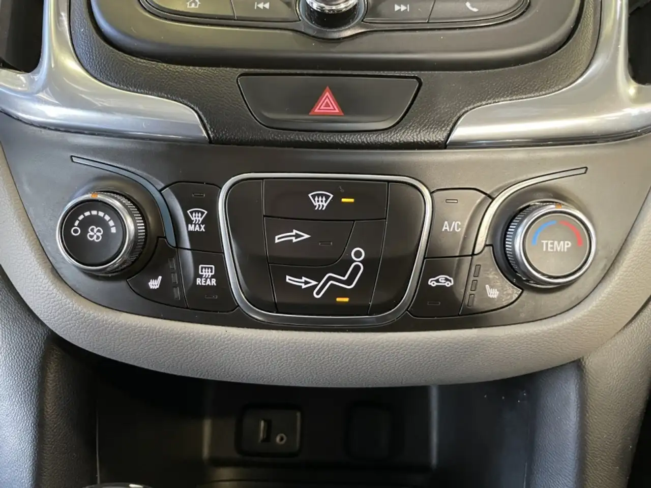 Chevrolet Equinox снимка Chevrolet Equinox
