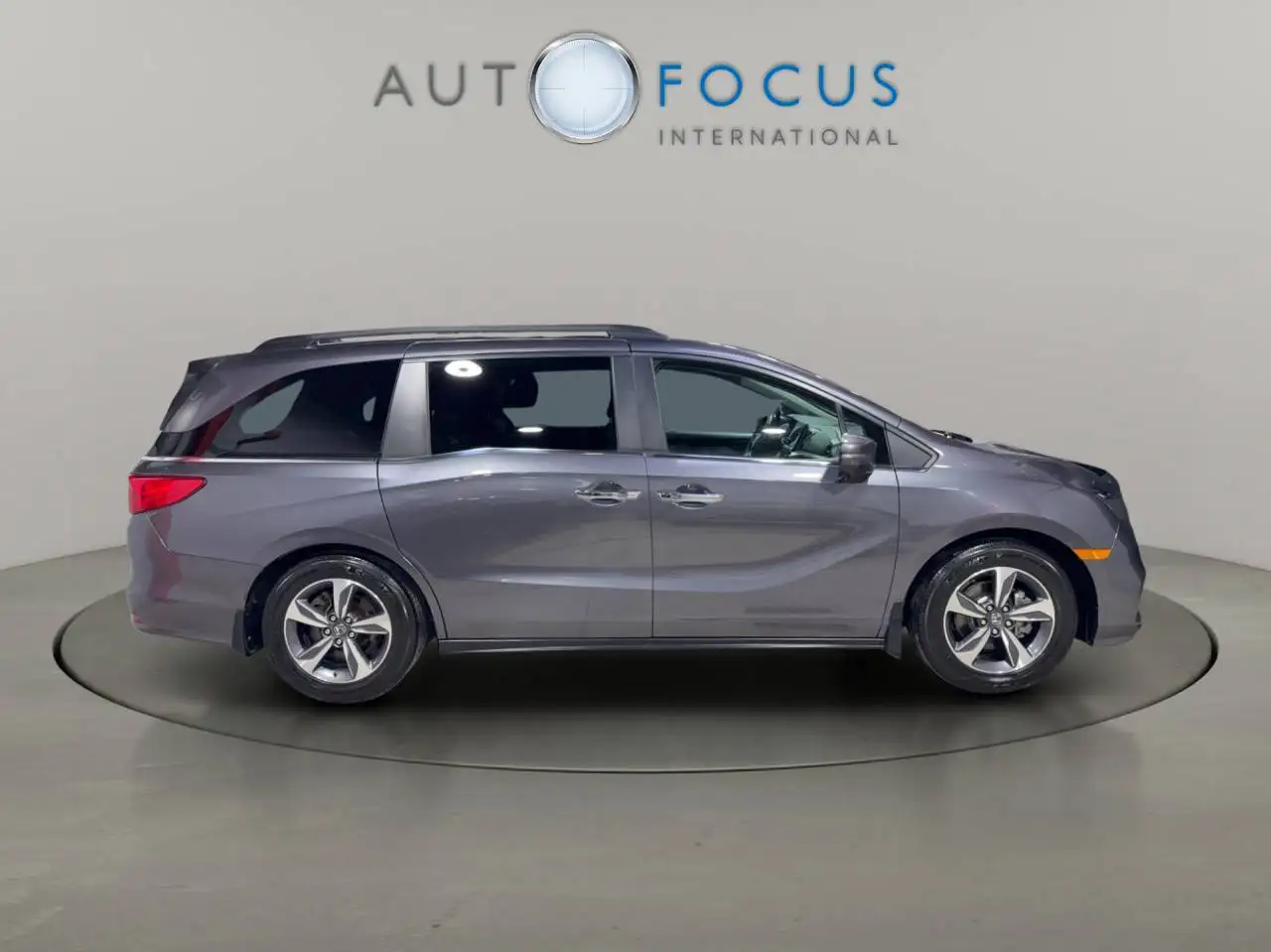 Honda Odyssey снимка Honda Odyssey
