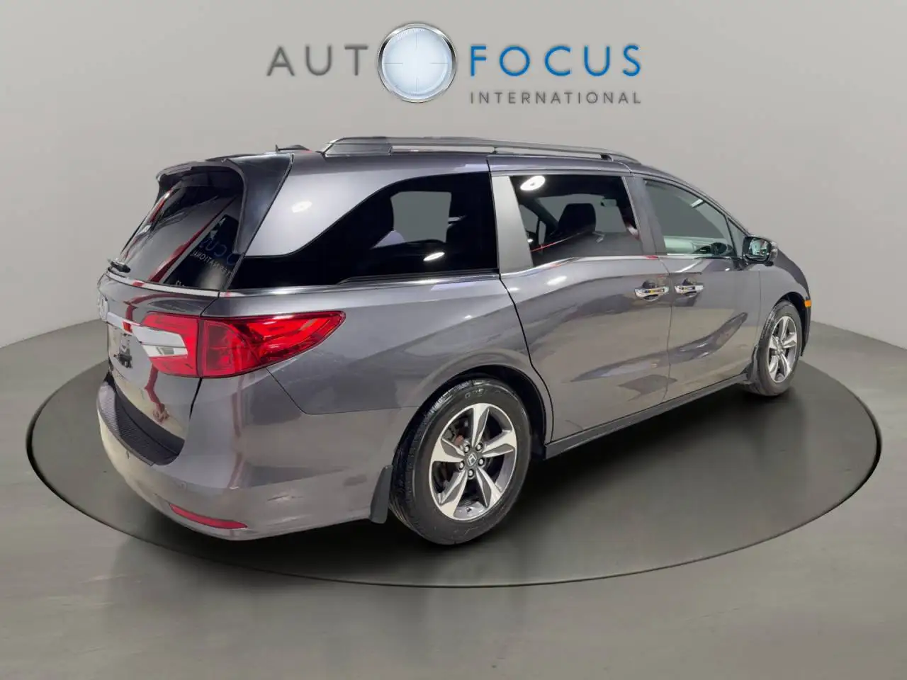 Honda Odyssey снимка Honda Odyssey
