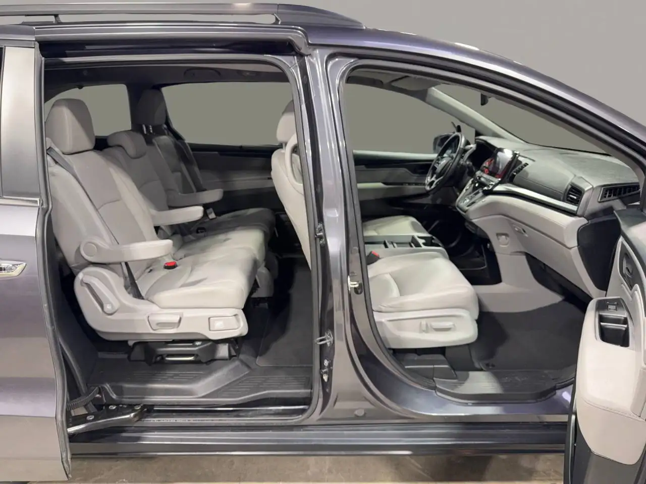 Honda Odyssey снимка Honda Odyssey